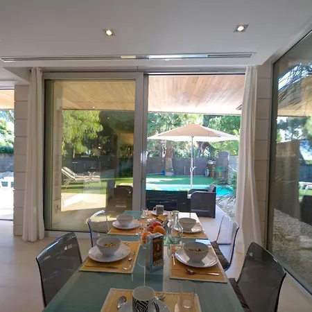 Luxury House In The Beach Сasa de vacaciones