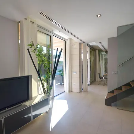 Luxury House In The Beach Сasa de vacaciones *